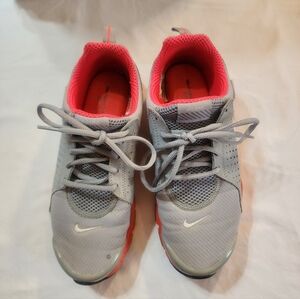 Nike In-Season TR Sheild H20 Repel Women's Training Shoe Size 7.5 Grey and Pink